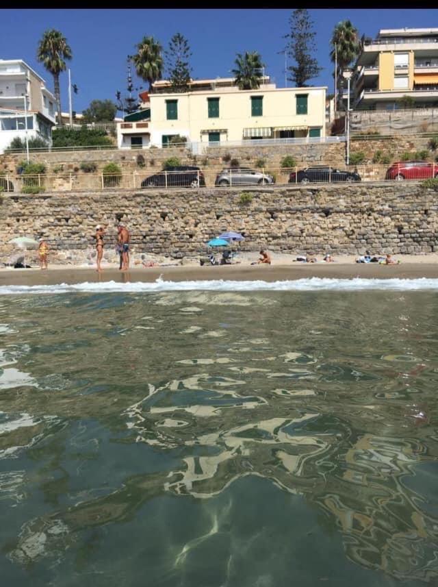 Perfect Wave A 10 M Dal Mare Apartment Sanremo Bagian luar foto
