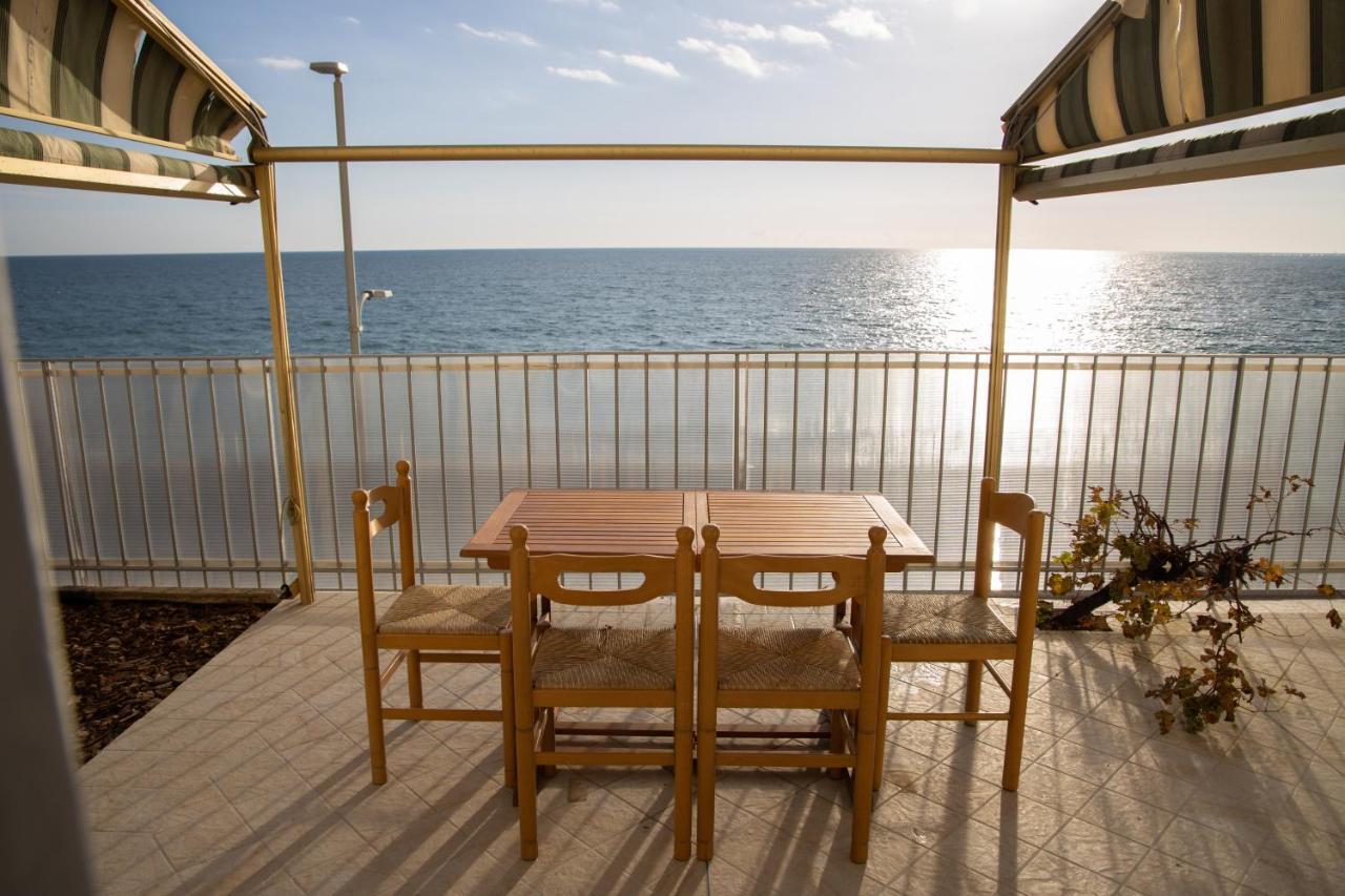 Perfect Wave A 10 M Dal Mare Apartment Sanremo Bagian luar foto